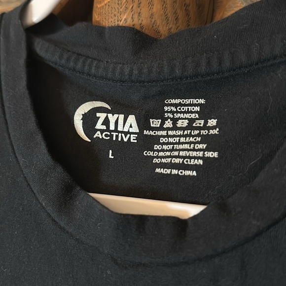 ZYIA black workout tank with gold print sz large - Picture 2 of 5